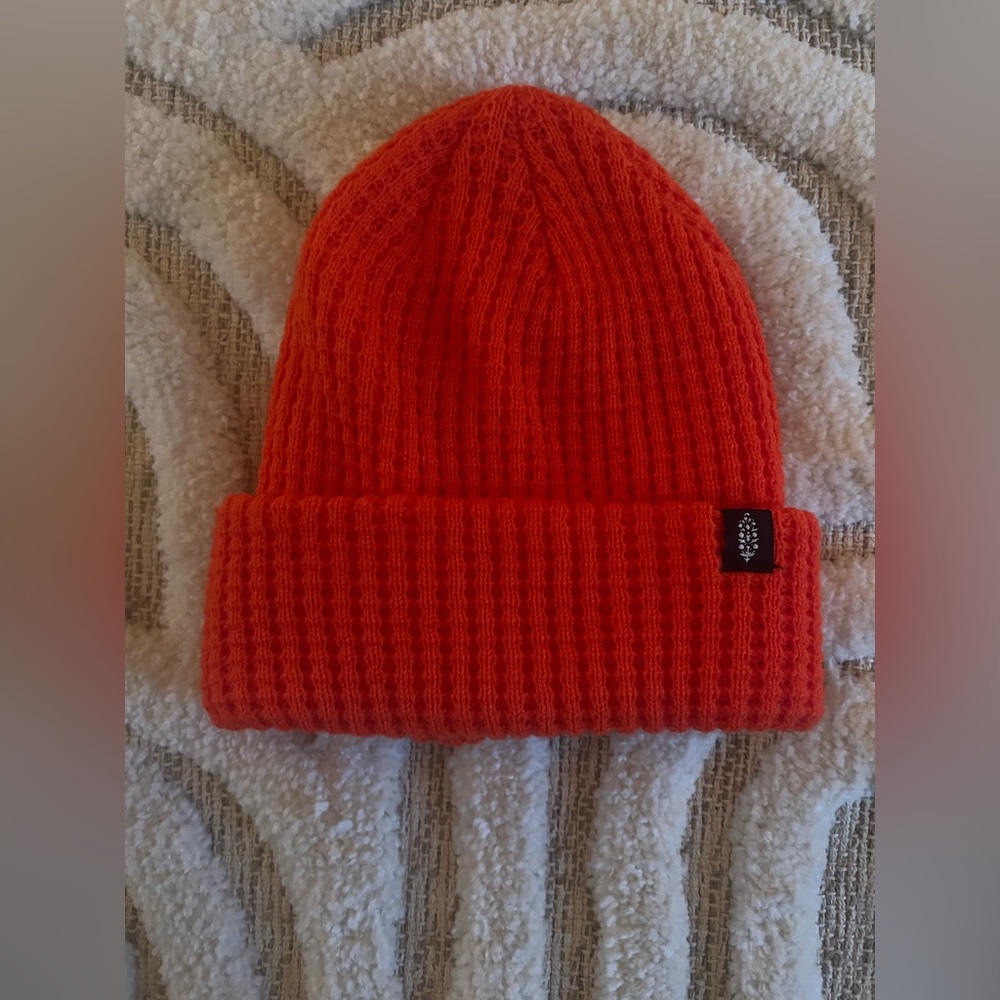 free people perfect beanie. never worn.